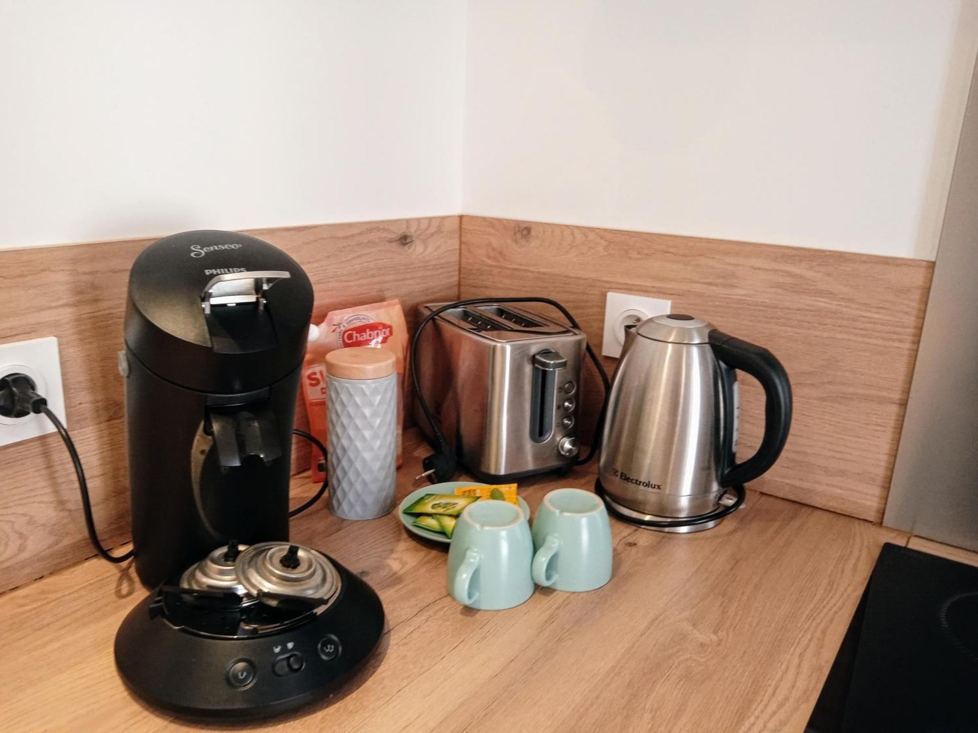 Les Studios De La Gare Linge Cafe The Inclus Wifi Vannes Zewnętrze zdjęcie