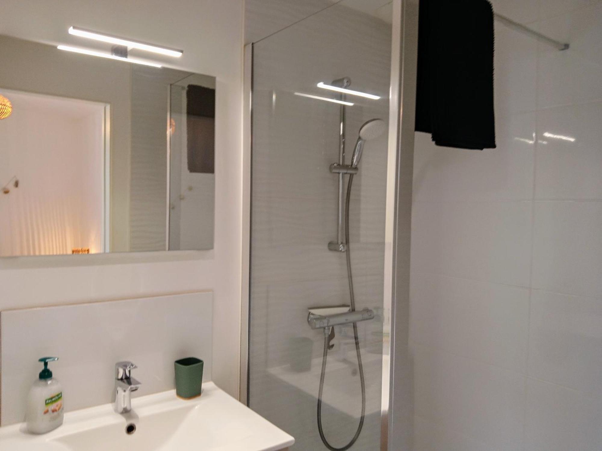 Les Studios De La Gare Linge Cafe The Inclus Wifi Vannes Zewnętrze zdjęcie